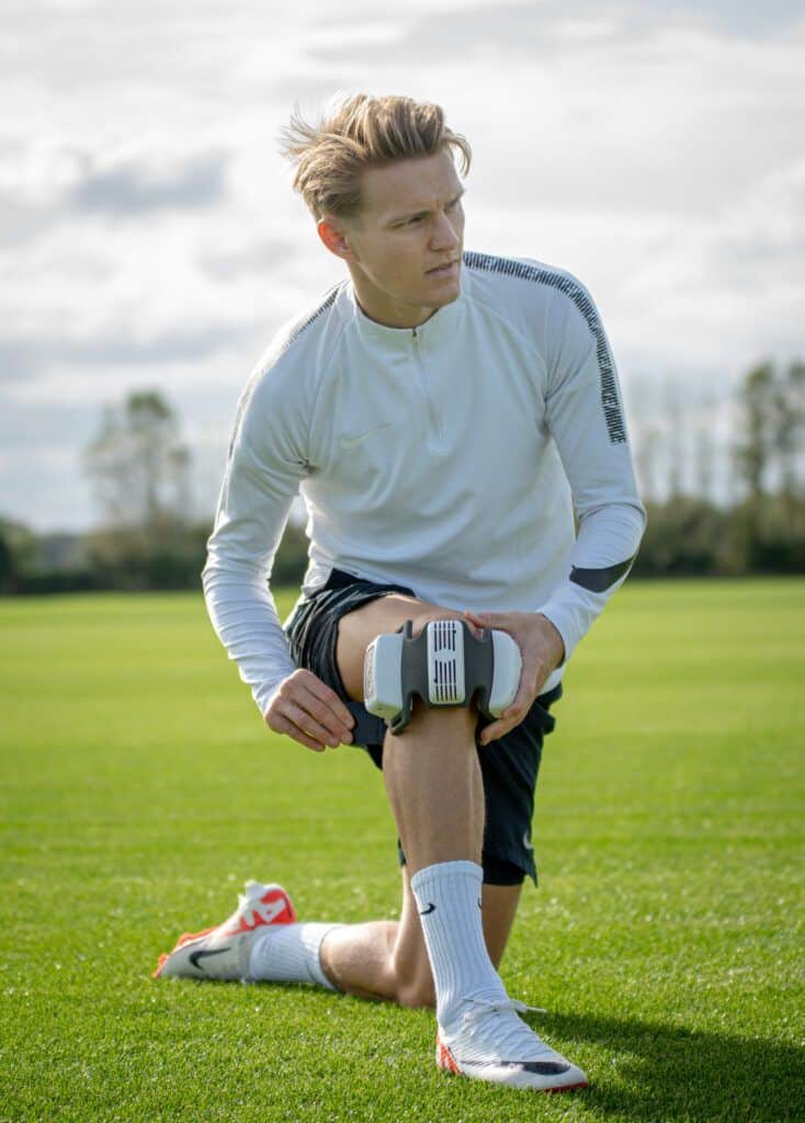 81553ef867b31c4a0de4e1b61316ad4534efda6f-734x1024